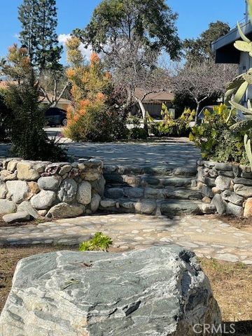 1690 N Mills, Claremont, CA 91711