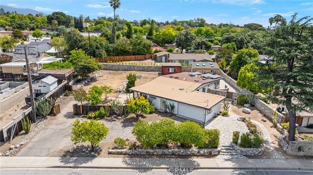 1690 N Mills, Claremont, CA 91711
