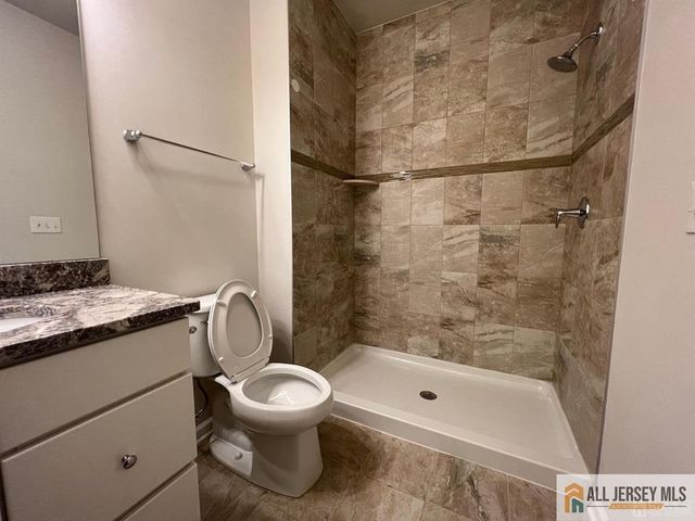 706 Greenland Square 706, Highland Park, NJ 08904