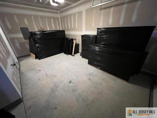 706 Greenland Square 706, Highland Park, NJ 08904