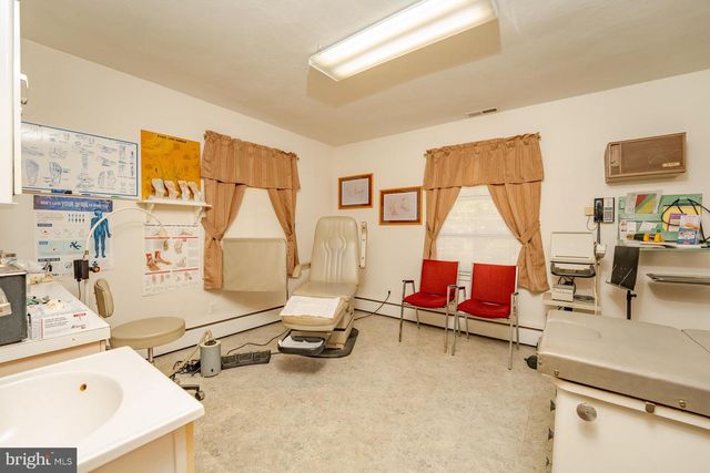 33 E MECHANIC ST, Cape May Court House, NJ 08210