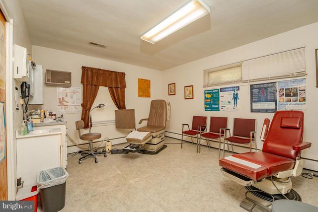 33 E MECHANIC ST, Cape May Court House, NJ 08210