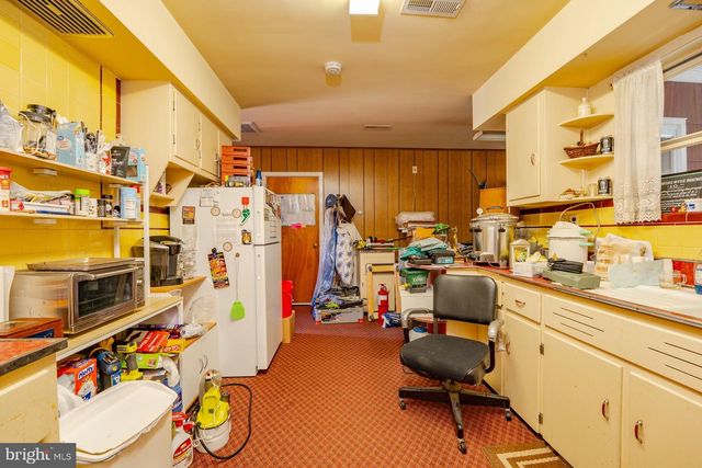 33 E MECHANIC ST, Cape May Court House, NJ 08210