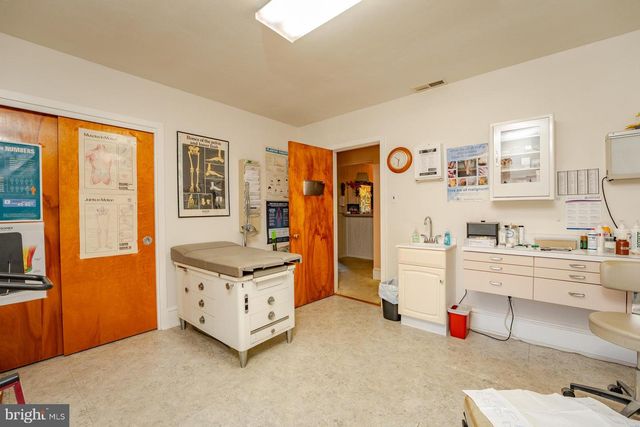 33 E MECHANIC ST, Cape May Court House, NJ 08210