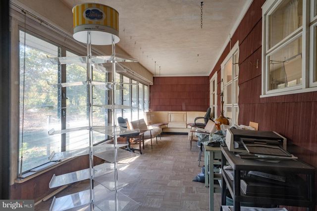 33 E MECHANIC ST, Cape May Court House, NJ 08210