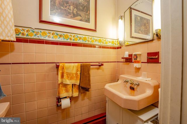 33 E MECHANIC ST, Cape May Court House, NJ 08210