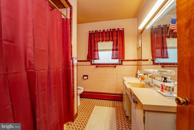 33 E MECHANIC ST, Cape May Court House, NJ 08210