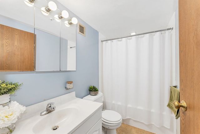 175 Quincy Shore Dr B23, Quincy, MA 02171