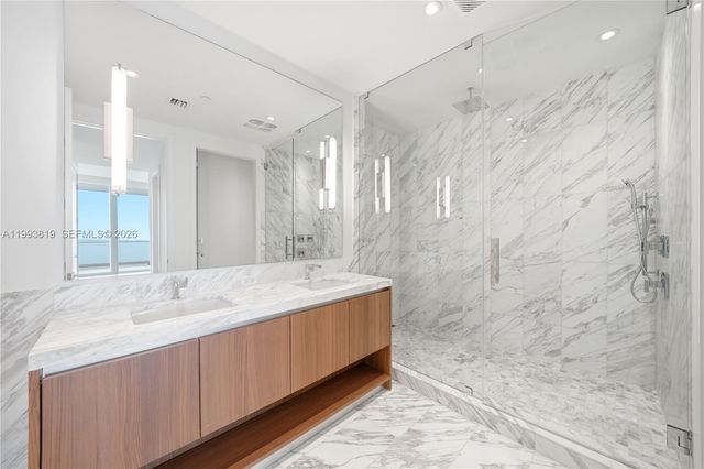 175 SE 25th Road 3102, Miami, FL 33129