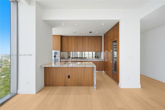 175 SE 25th Road 3102, Miami, FL 33129