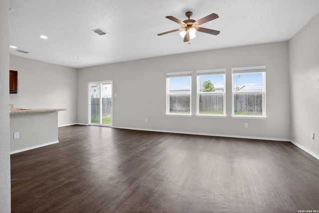 13019 Lineberry Lane, St Hedwig, TX 78152