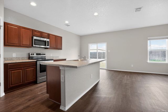 13019 Lineberry Lane, St Hedwig, TX 78152