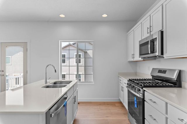 8208 W GOLDEN TROUT WAY, Magna, UT 84044