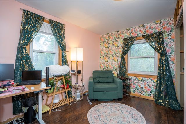 205 E 17th Street Place N, Newton, IA 50208