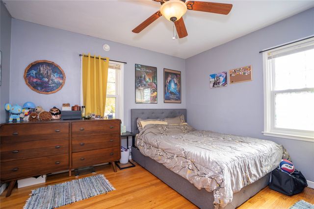 205 E 17th Street Place N, Newton, IA 50208