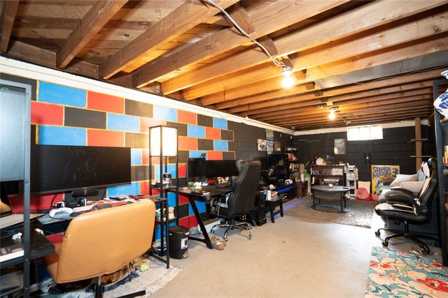 205 E 17th Street Place N, Newton, IA 50208