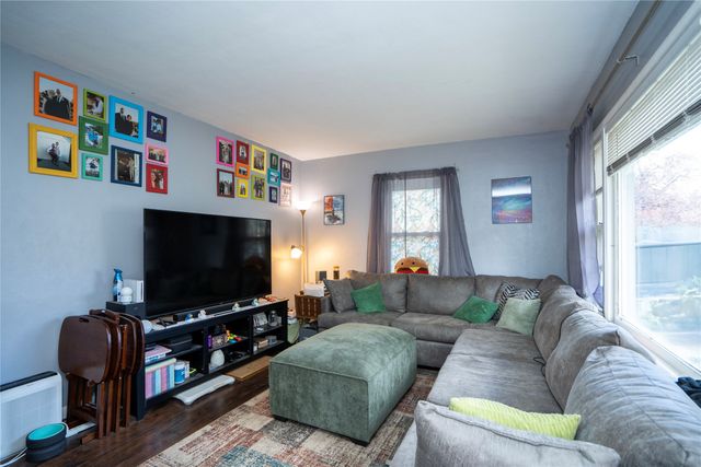 205 E 17th Street Place N, Newton, IA 50208