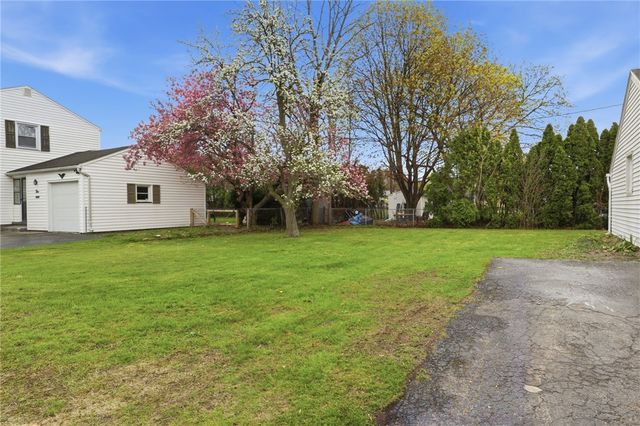 278 Whipple Lane, Irondequoit, NY 14622