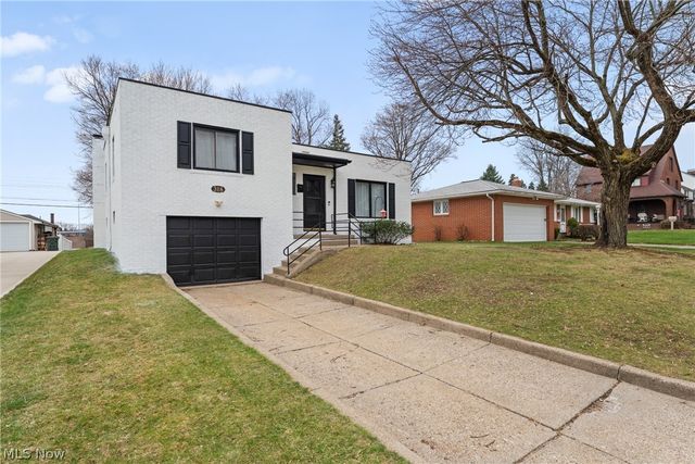 318 31st Street NW, Canton, OH 44709