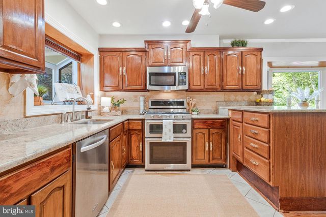 6400 JULIAN ST, Springfield, VA 22150