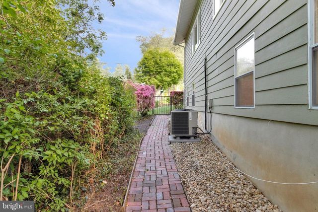 6400 JULIAN ST, Springfield, VA 22150
