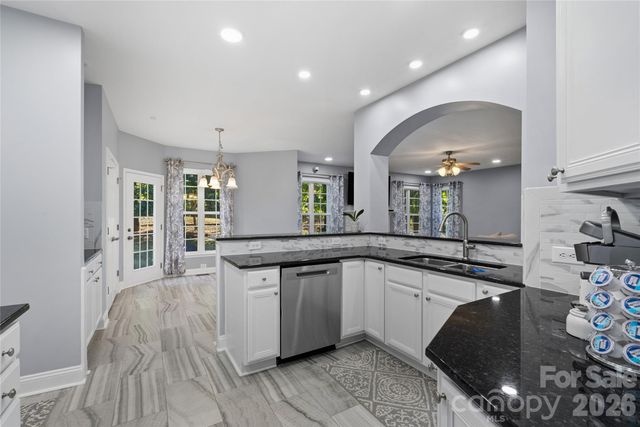 2612 Albatross Lane, Matthews, NC 28104