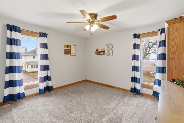 136 1st Avenue, Alden, MN 56009