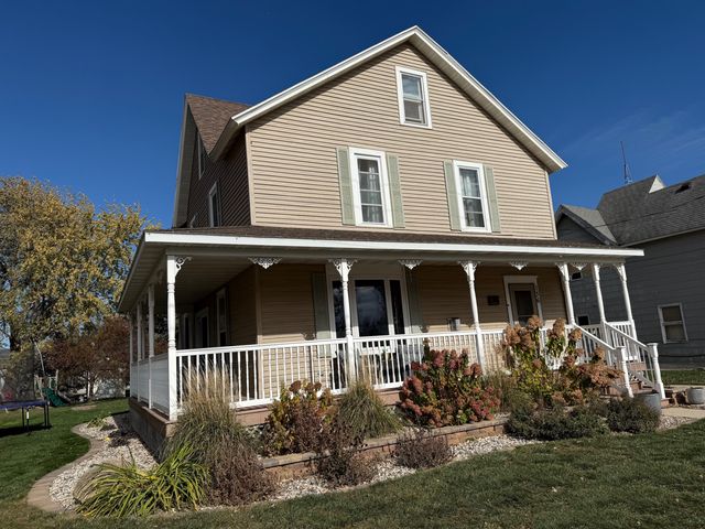 136 1st Avenue, Alden, MN 56009