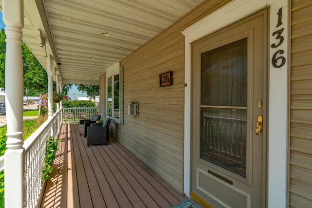 136 1st Avenue, Alden, MN 56009