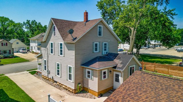 136 1st Avenue, Alden, MN 56009