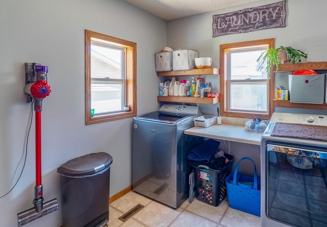 136 1st Avenue, Alden, MN 56009