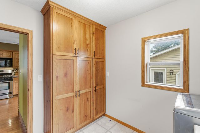 136 1st Avenue, Alden, MN 56009