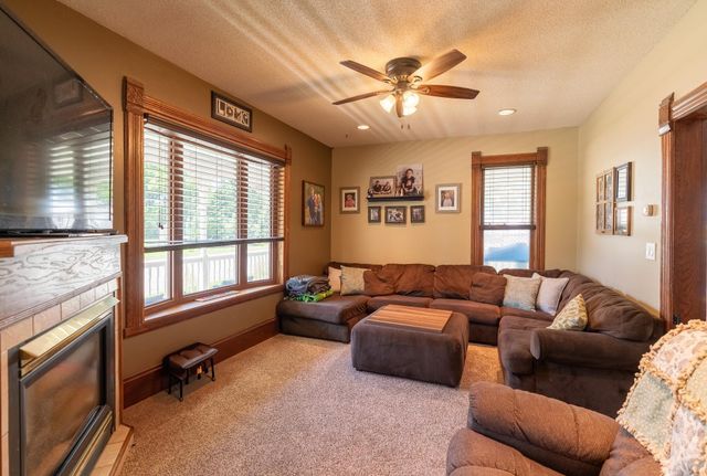 136 1st Avenue, Alden, MN 56009