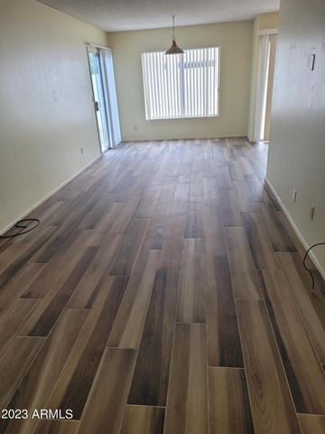 750 E MICHELLE Drive, Phoenix, AZ 85022