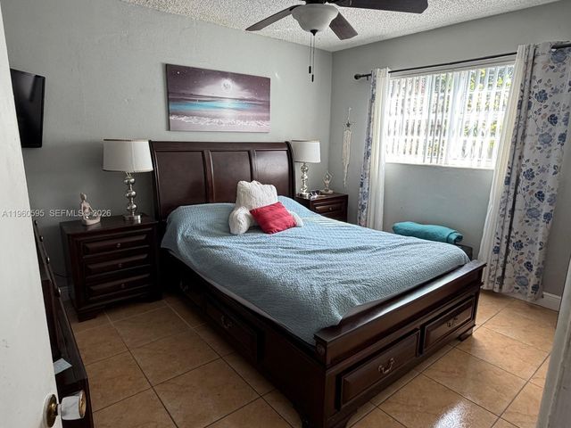 5365 W 14th Ln, Hialeah, FL 33012