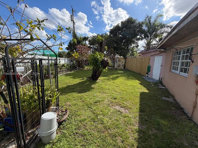 5365 W 14th Ln, Hialeah, FL 33012