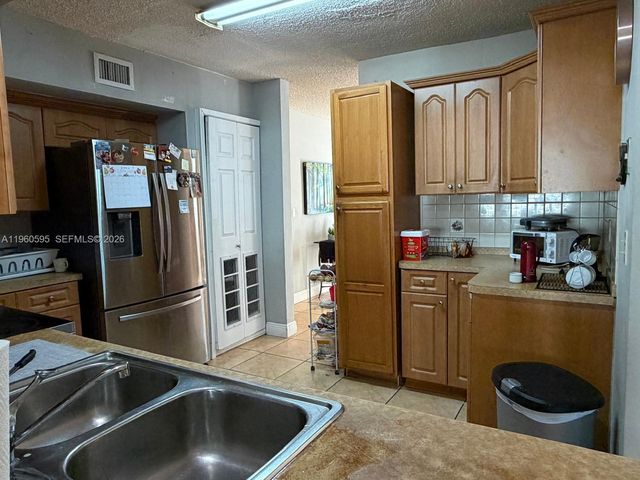 5365 W 14th Ln, Hialeah, FL 33012