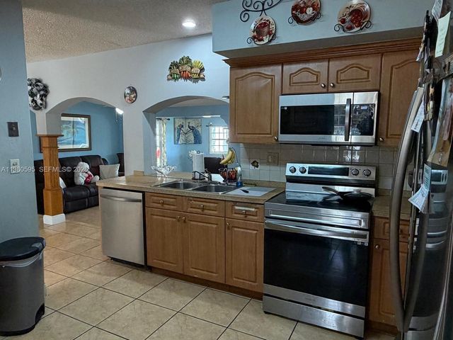 5365 W 14th Ln, Hialeah, FL 33012