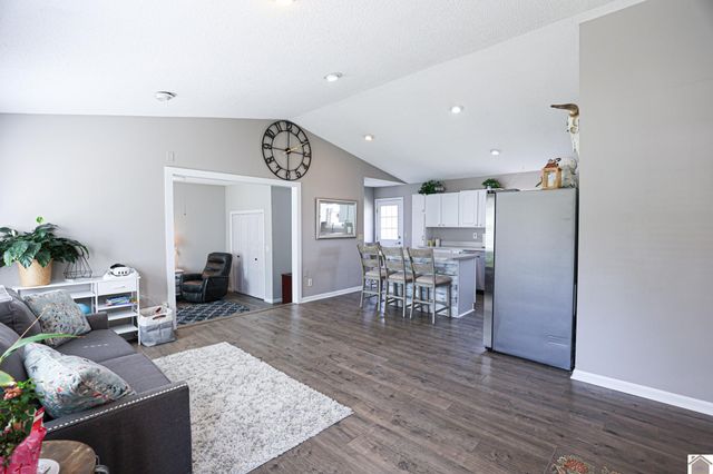 6135 Majestic Oak Dr, Paducah, KY 42003