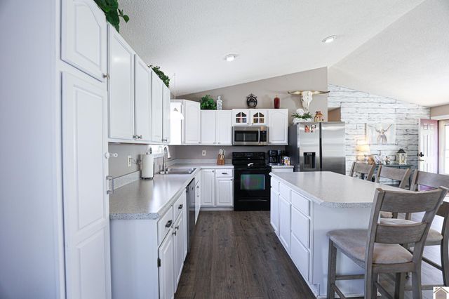 6135 Majestic Oak Dr, Paducah, KY 42003