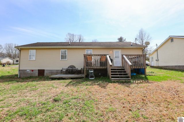 6135 Majestic Oak Dr, Paducah, KY 42003