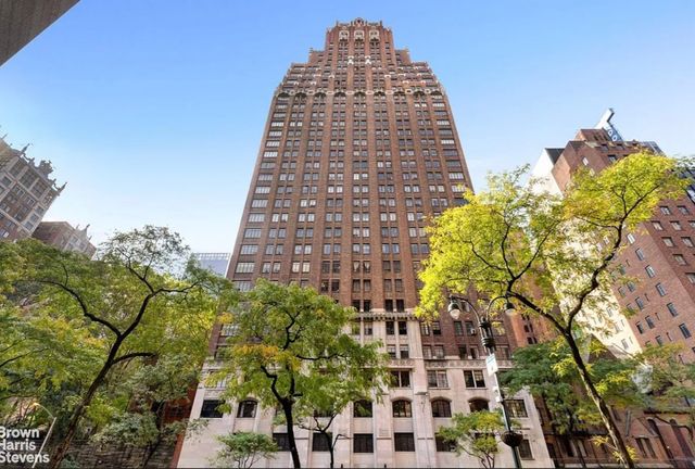 320 E 42nd St Apt 1001, New York City, NY 10017