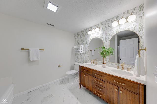 11780 Copper Mines Way, Fishers, IN 46038
