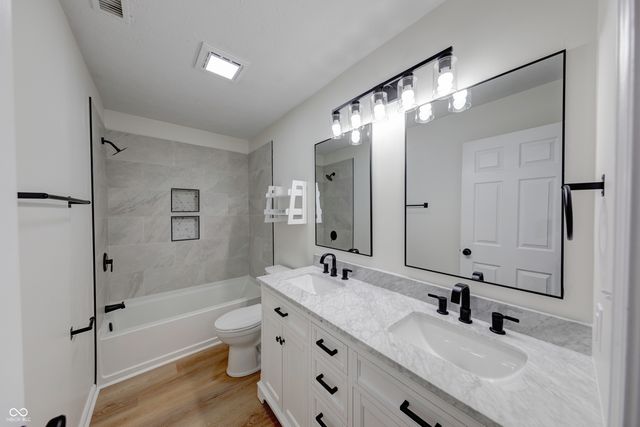 11780 Copper Mines Way, Fishers, IN 46038