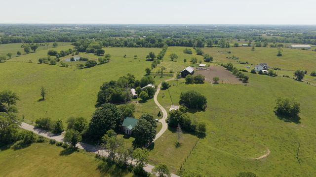 6300 McCowans Ferry Road, Versailles, KY 40383