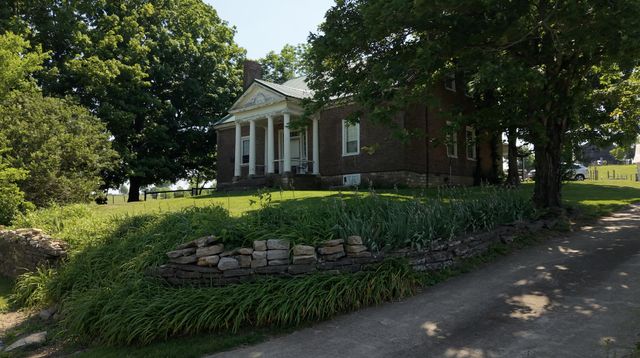 6300 McCowans Ferry Road, Versailles, KY 40383