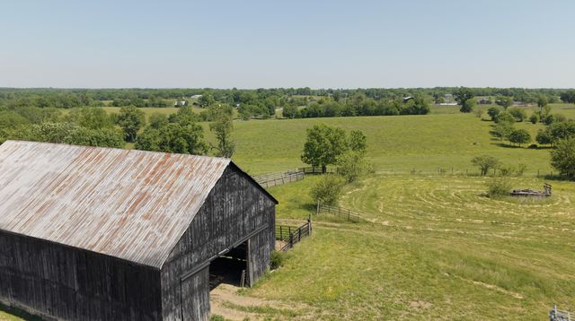 6300 McCowans Ferry Road, Versailles, KY 40383