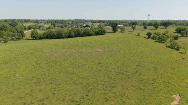 6300 McCowans Ferry Road, Versailles, KY 40383