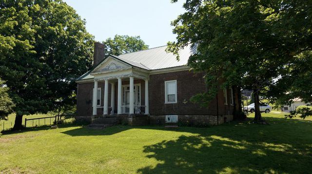 6300 McCowans Ferry Road, Versailles, KY 40383