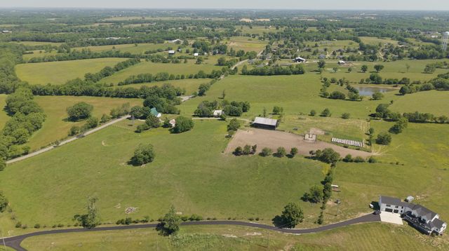 6300 McCowans Ferry Road, Versailles, KY 40383